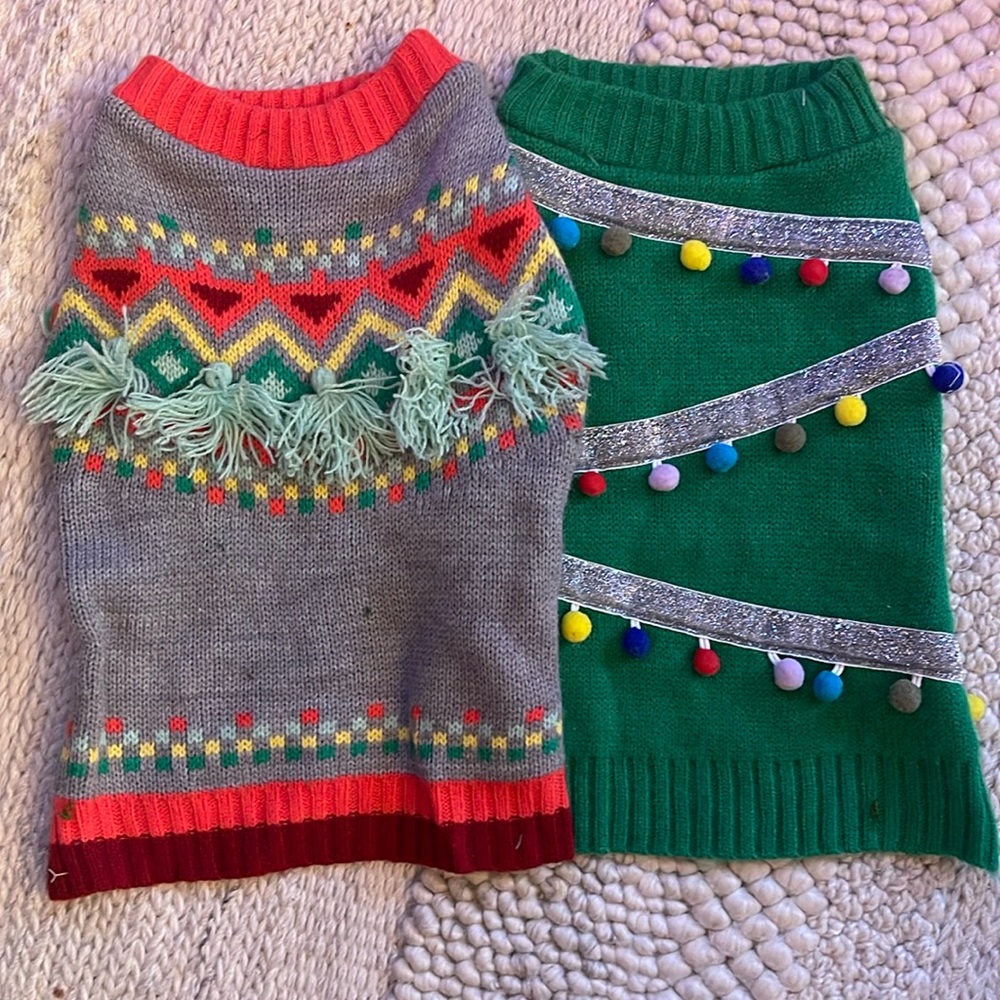 2 “Ugly Christmas Sweaters” for Pets. S